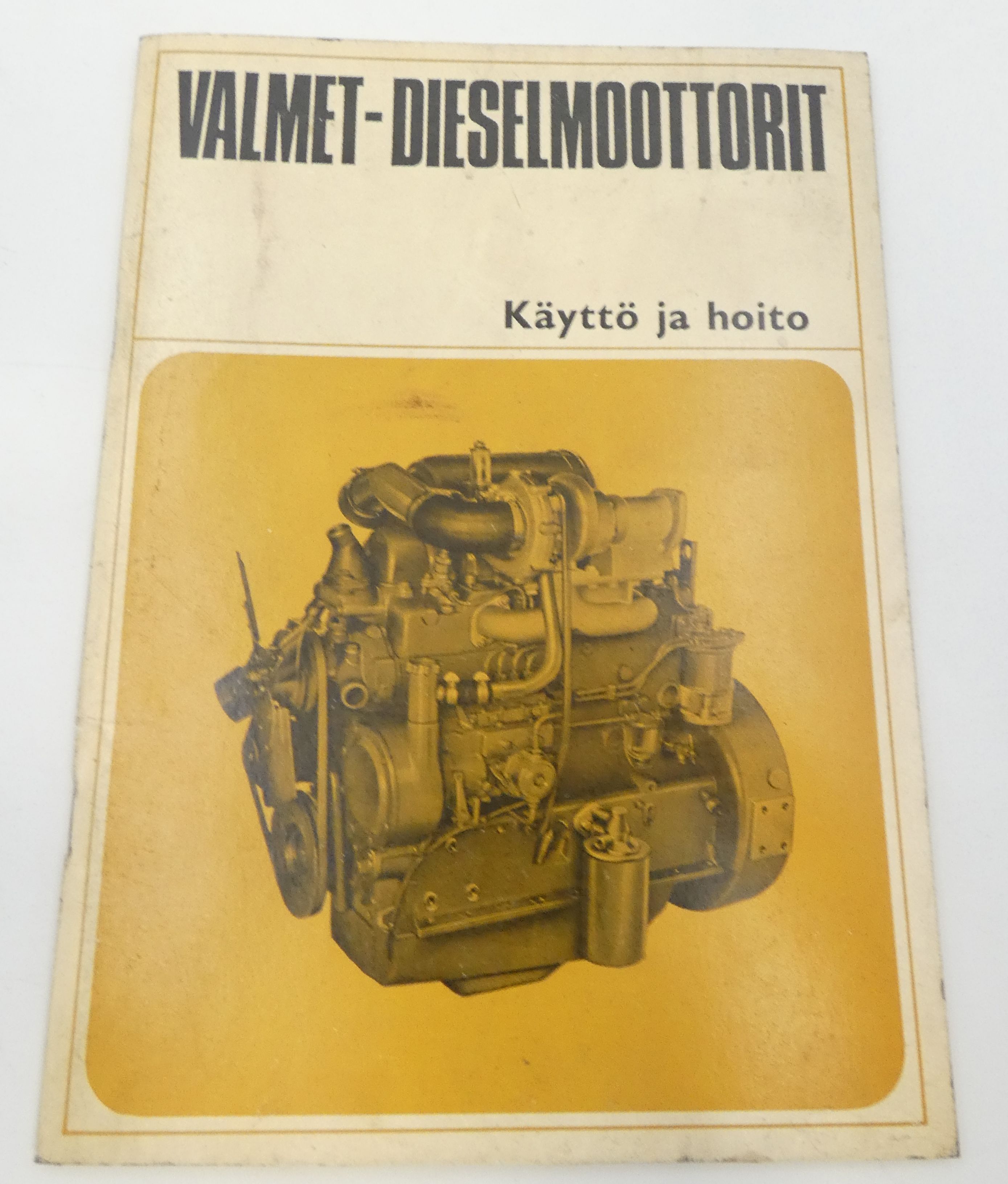 Valmet 310 B, 310 BL, 311 A, 411 B, 411 BL, 411 BS, 411BSA -dieselmoottorit käyttö ja hoito