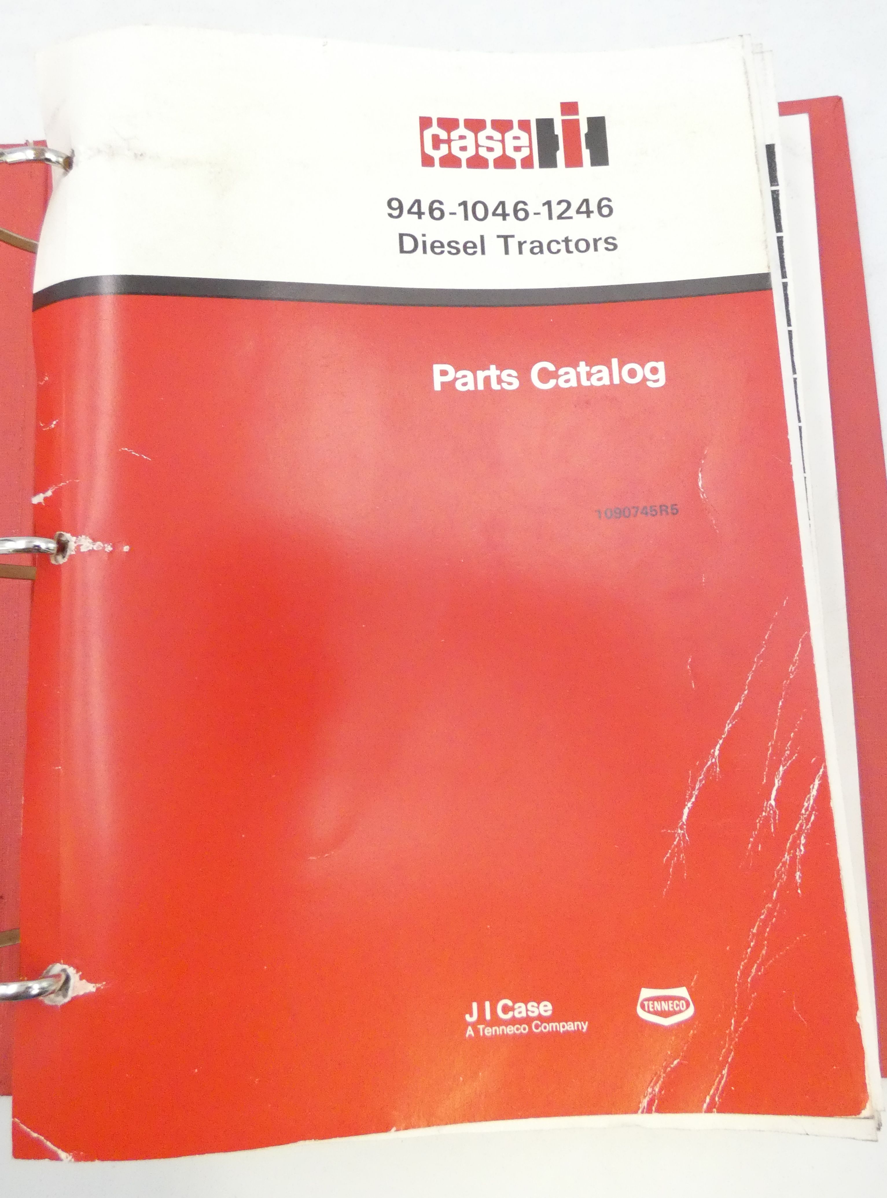 Case International 946, 1046, 1246 diesel tractors parts catalog