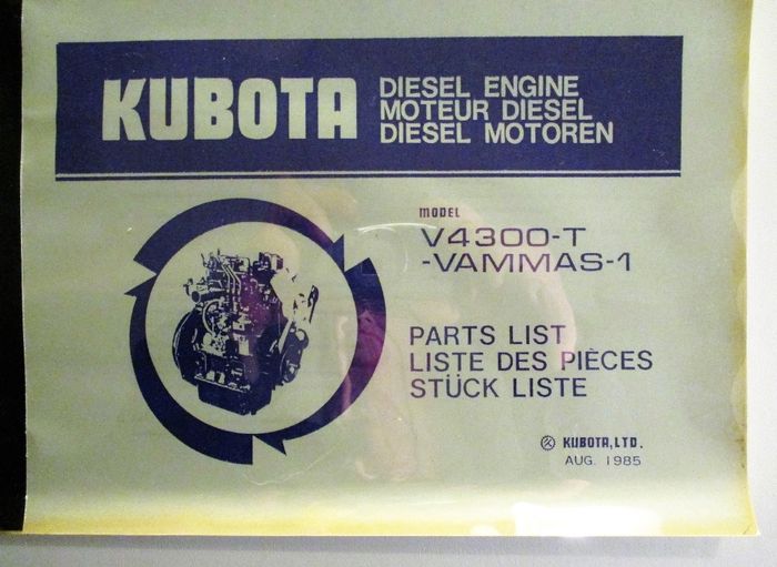 Kubota V4300 Varaosakirja