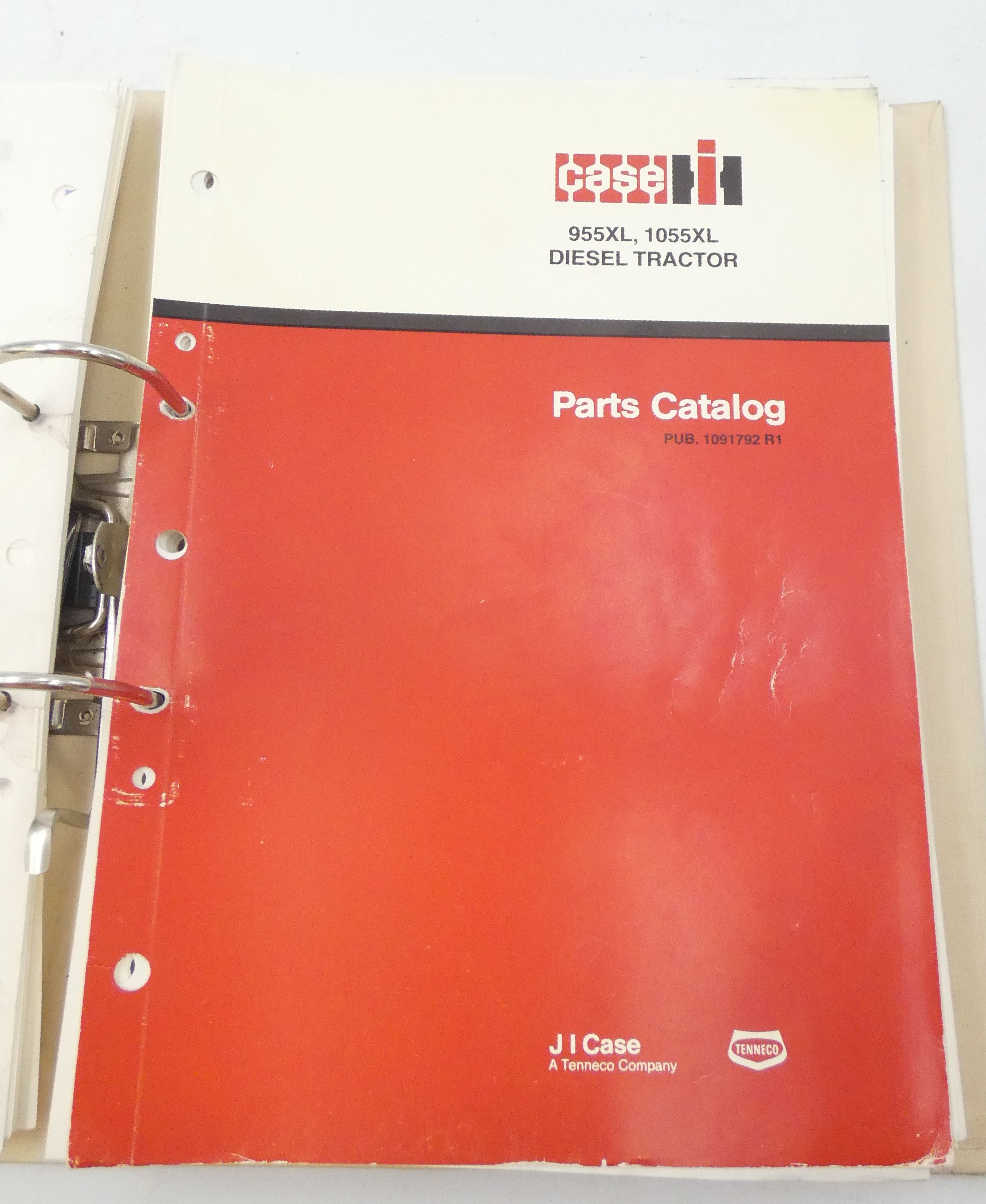 CaseIH 955XL, 1055XL diesel tractor parts catalogue + Uudet Case-moottorit -opas