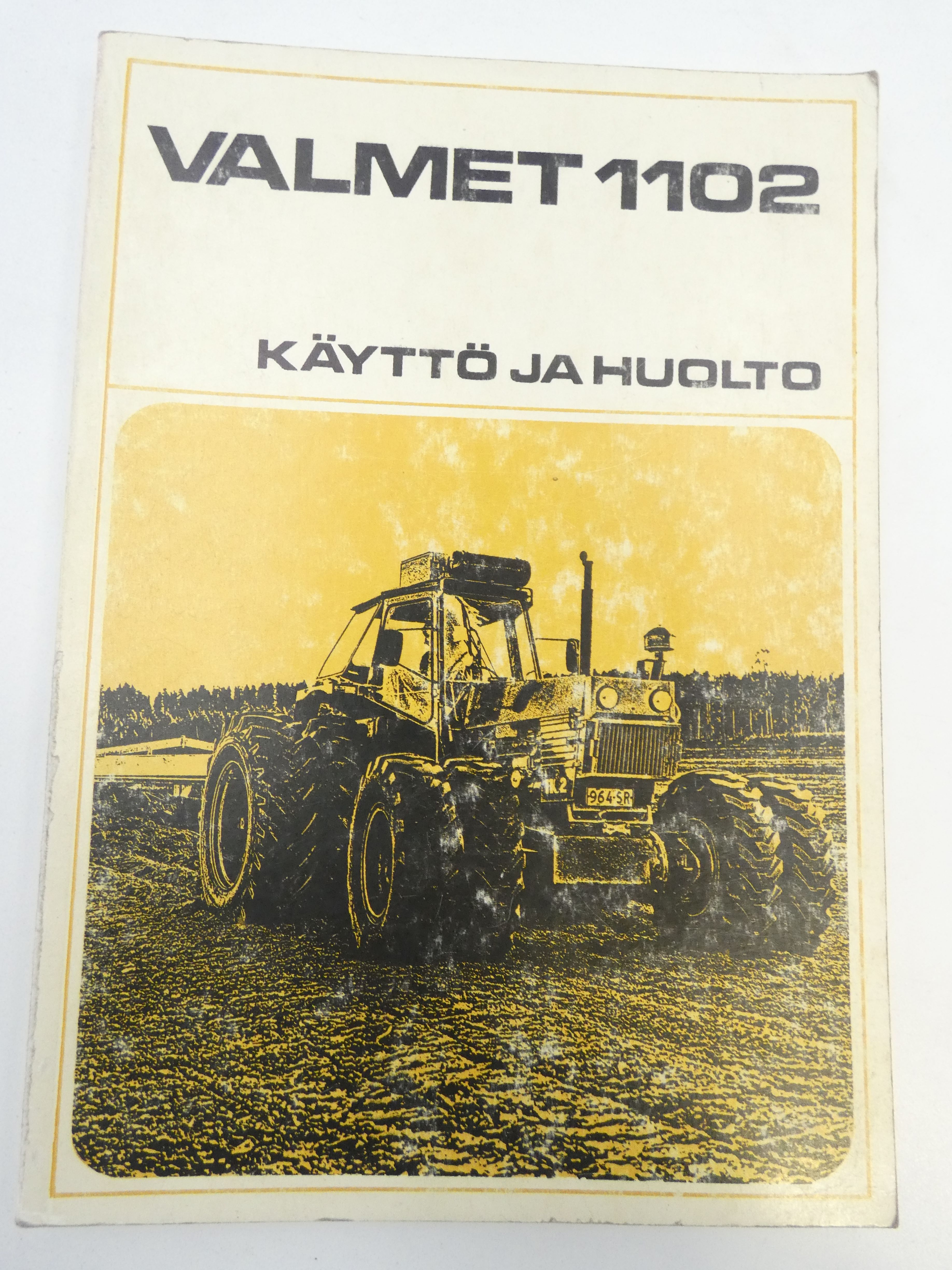 Valmet 1102 käyttö ja huolto